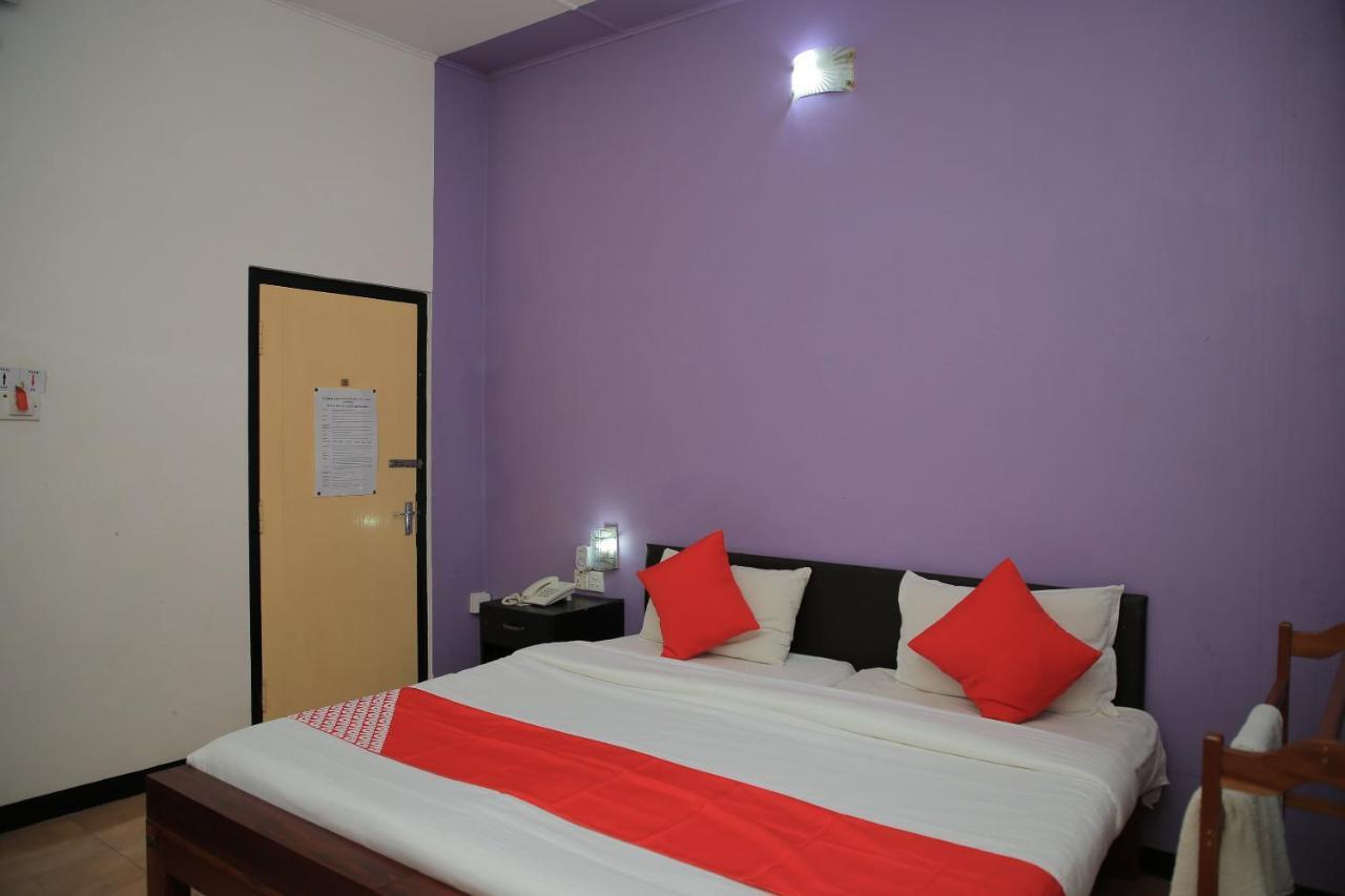 Oyo 256 Subash Hotel Jaffna Exterior photo